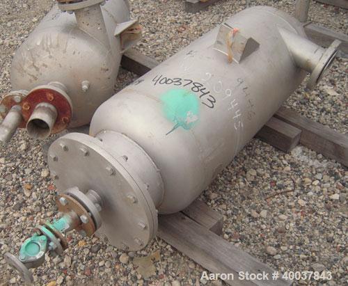 Used Acme Industrial Pressure Tank, 44 gallon, stainless steel, vertical. Approximately 18" diameter x 36" straight side. Dished top, flat bolt on bottom. Internal rated 150/fv at 325 deg F. Openings...