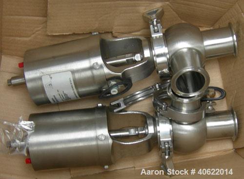 Used Flavor tank, (2) compartment, approximate 250 gallon each, 304 stainless steel.  41" long x 41" wide x approx 34" deep.  U shaped top and bottom.  3/4" diameter shaft with 2 blade bottom sweep a...