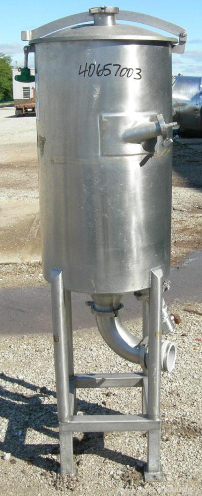 Used Semi-Bulk Systems tank, 45 gallon, 316 stainless steel, vertical. 20" diameter x 34" straight side, dished top cover, coned bottom. 4" center bottom outlet. Mounted on 4 stainless steel legs.