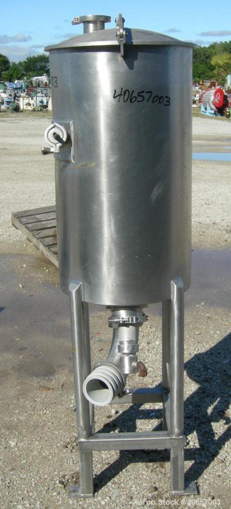 Used Semi-Bulk Systems tank, 45 gallon, 316 stainless steel, vertical. 20" diameter x 34" straight side, dished top cover, coned bottom. 4" center bottom outlet. Mounted on 4 stainless steel legs.