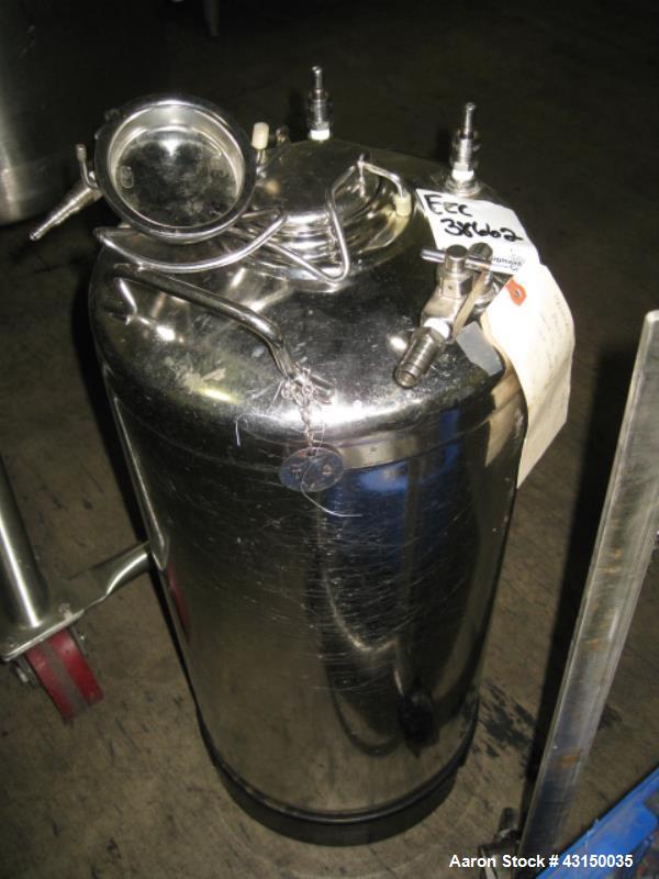 Used-7 gallon stainless steel pressure canister