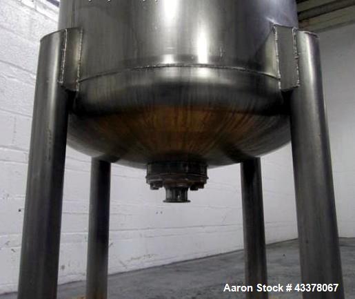 Used Flo Bin Mix Tank, 63 Gallon, Stainless Steel. Approximately 22" diameter x 36" straight side, open top with cover, dish bottom, 3 baffles, Lightnin clamp on agitator, model xd-87, .87 hp, 208-22...