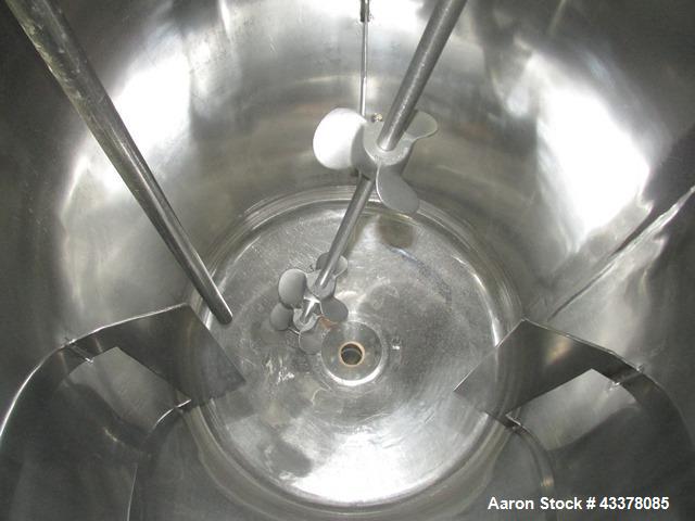 Used Flo Bin Mix Tank, 63 Gallon, Stainless Steel. Approximately 22" diameter x 36" straight side, open top with cover, dish bottom, 3 baffles, Lightnin clamp on agitator, model xd-87, .87 hp, 208-22...