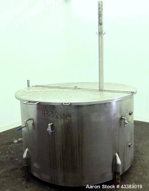 Used- 450 Gallon Stainless Steel Tank