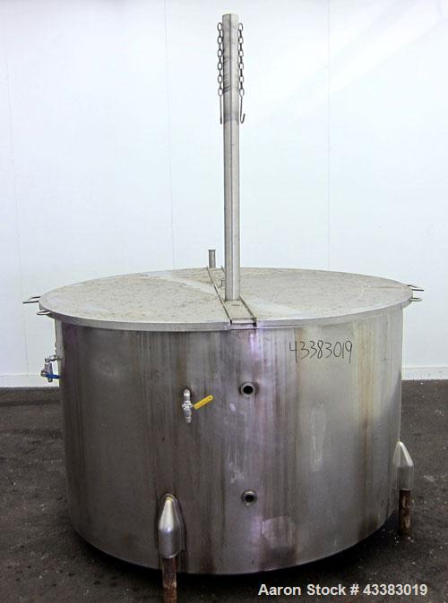 Used- 450 Gallon Stainless Steel Tank