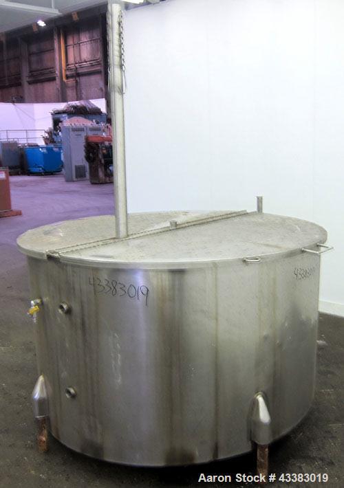 Used- 450 Gallon Stainless Steel Tank