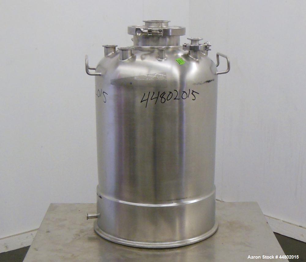 Used 10 Gallon Stainless Steel Avins Fabricating Pressure Tank