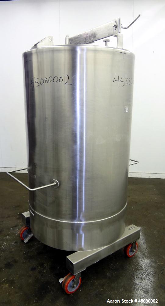 Used 200 Gallon 304 Stainless Steel Tank