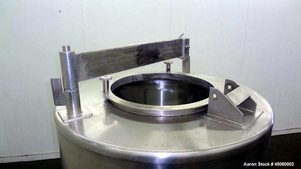 Used 200 Gallon 304 Stainless Steel Tank