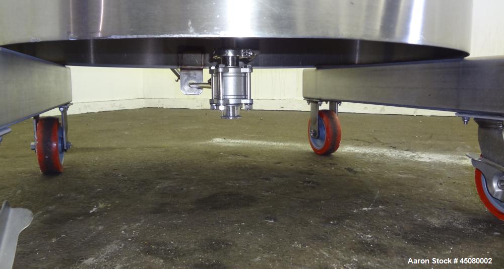 Used 200 Gallon 304 Stainless Steel Tank