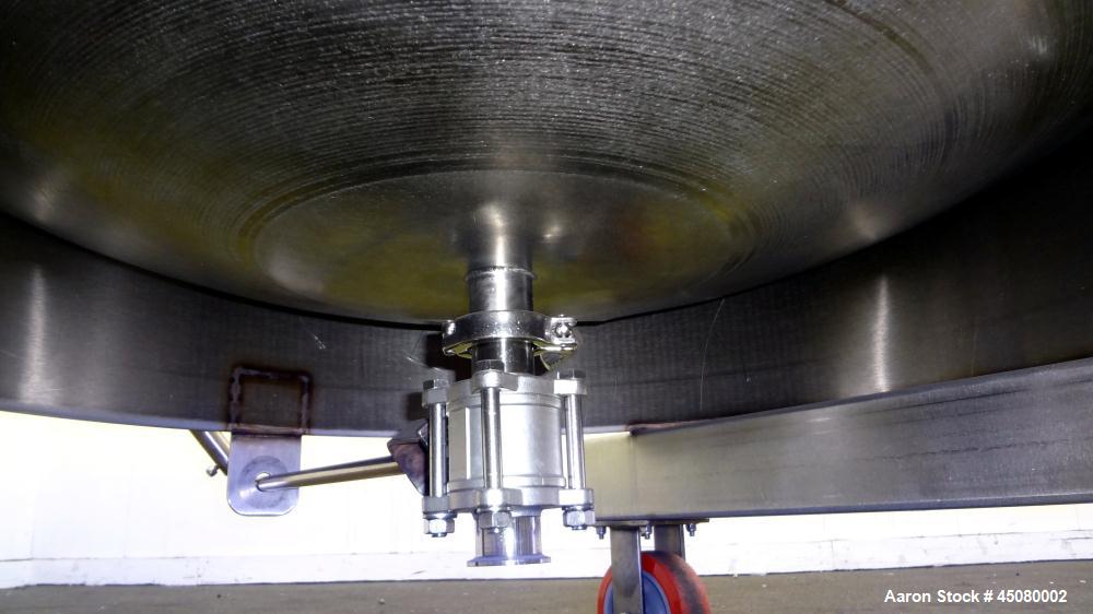 Used 200 Gallon 304 Stainless Steel Tank