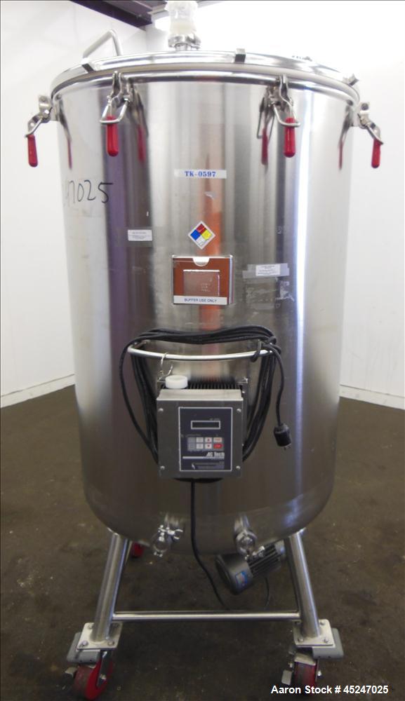 Used 225 Gallon Stainless Steel MW Bulling Metal Works Tank, Model MBI610H55