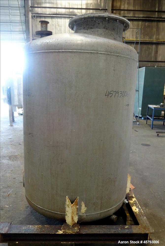 Used Tank, Approximately 400 Gallon, 304 Stainless Steel, Vertical.