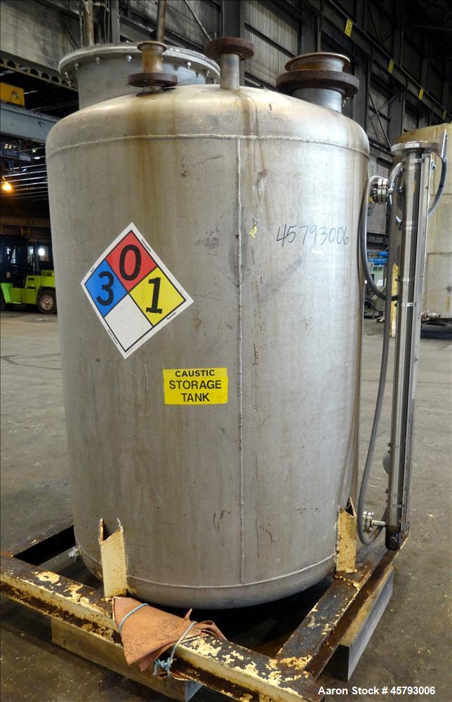 Used Tank, Approximately 400 Gallon, 304 Stainless Steel, Vertical.
