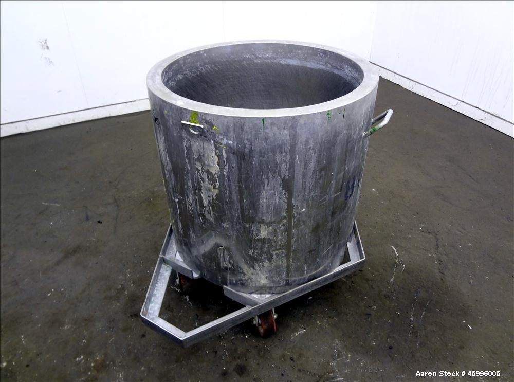 Used Tank, Approximate 60 Gallon, 304 Stainless Steel, Vertical.