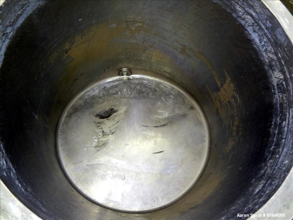 Used Tank, Approximate 60 Gallon, 304 Stainless Steel, Vertical.