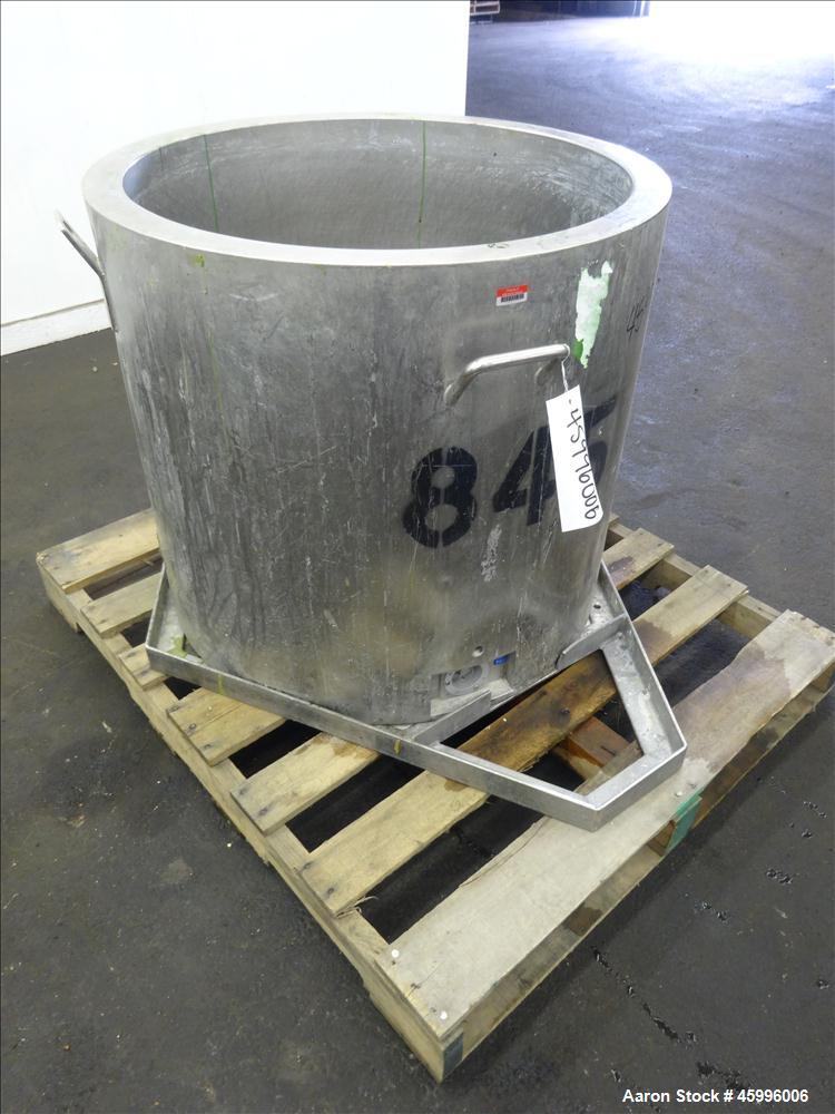 Used Tank, Approximate 60 Gallon, 304 Stainless Steel, Vertical.