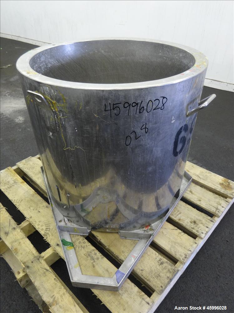 Used Tank, Approximate 60 Gallon, 304 Stainless Steel, Vertical.