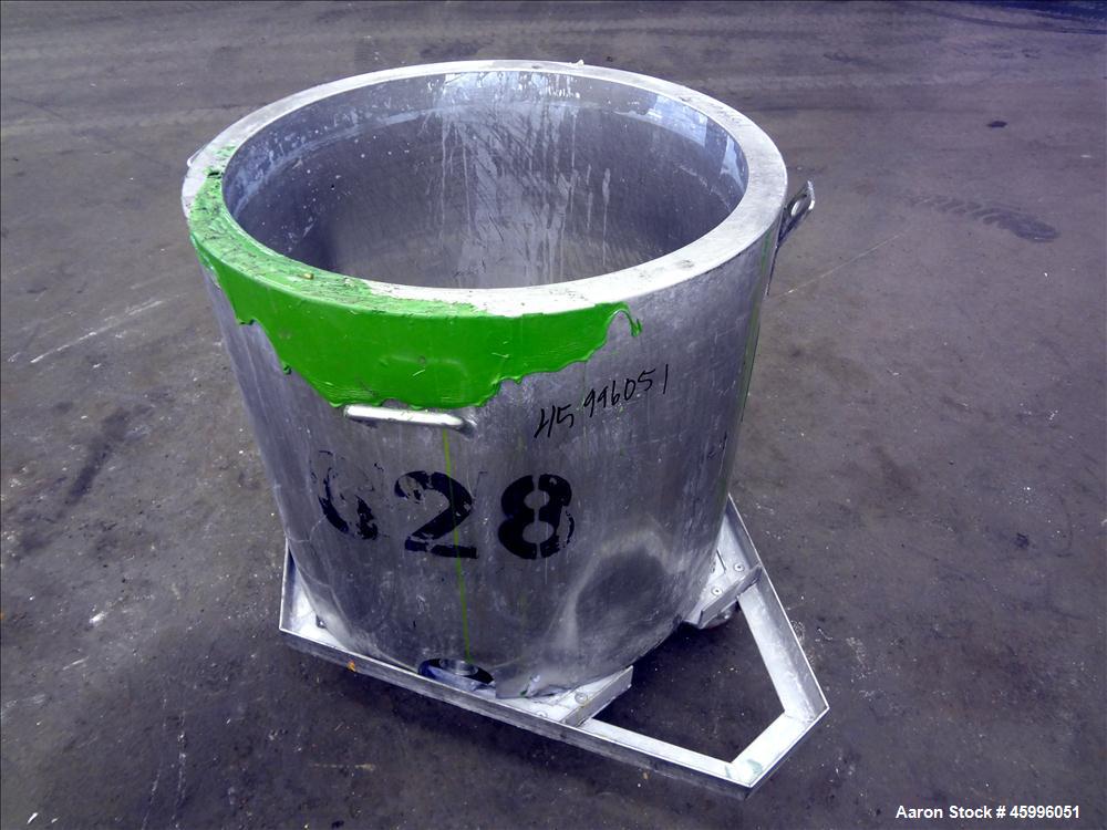 Used Tank, Approximate 60 Gallon, 304 Stainless Steel, Vertical.