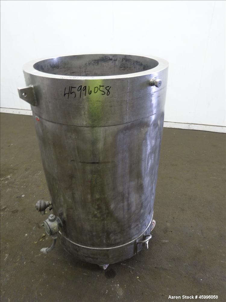 Used Tank, Approximate 60 Gallon, 304 Stainless Steel, Jacketed, Vertical.