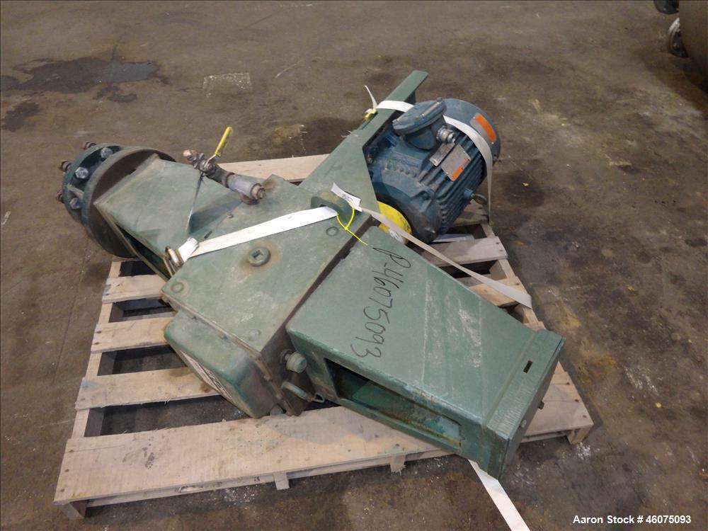 Used Tank, 225 Gallon, 304 Stainless Steel, Vertical. Approximate 36" diameter