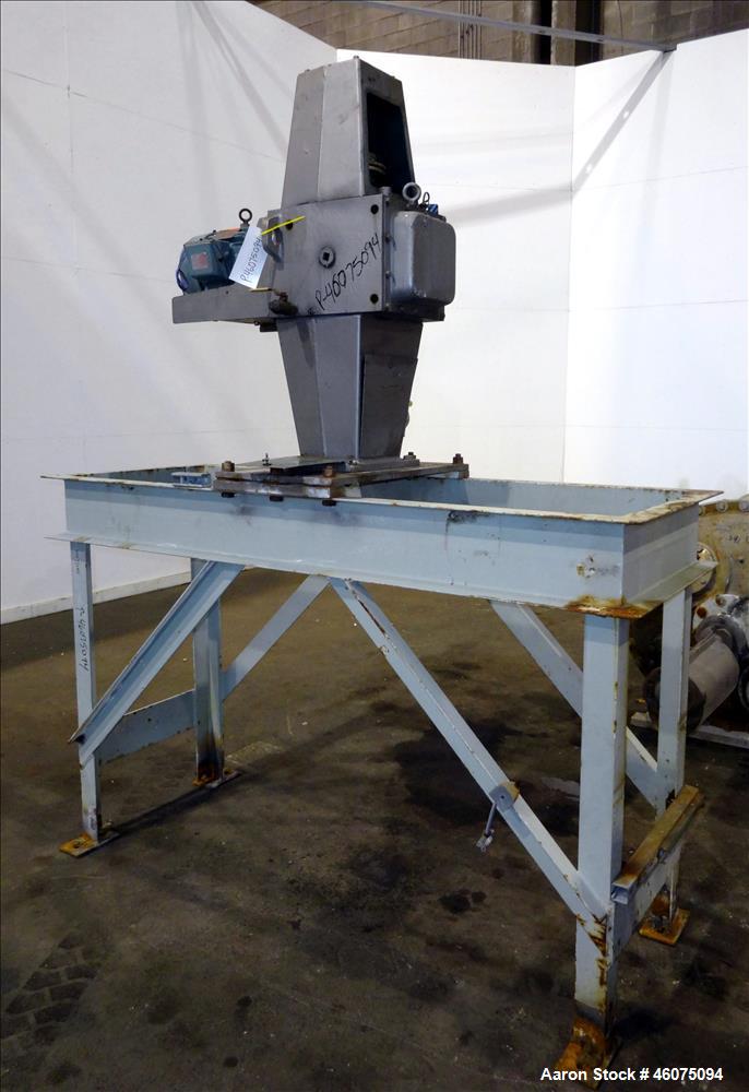 Used Agitated Tank, 425 Gallon, 304 Stainless Steel, Vertical. Approximate 36" diameter x 96" straight side. Dished top and bottom. Top entering Lightnin agitator, model 82-QS-5, serial# 8524759201, ...