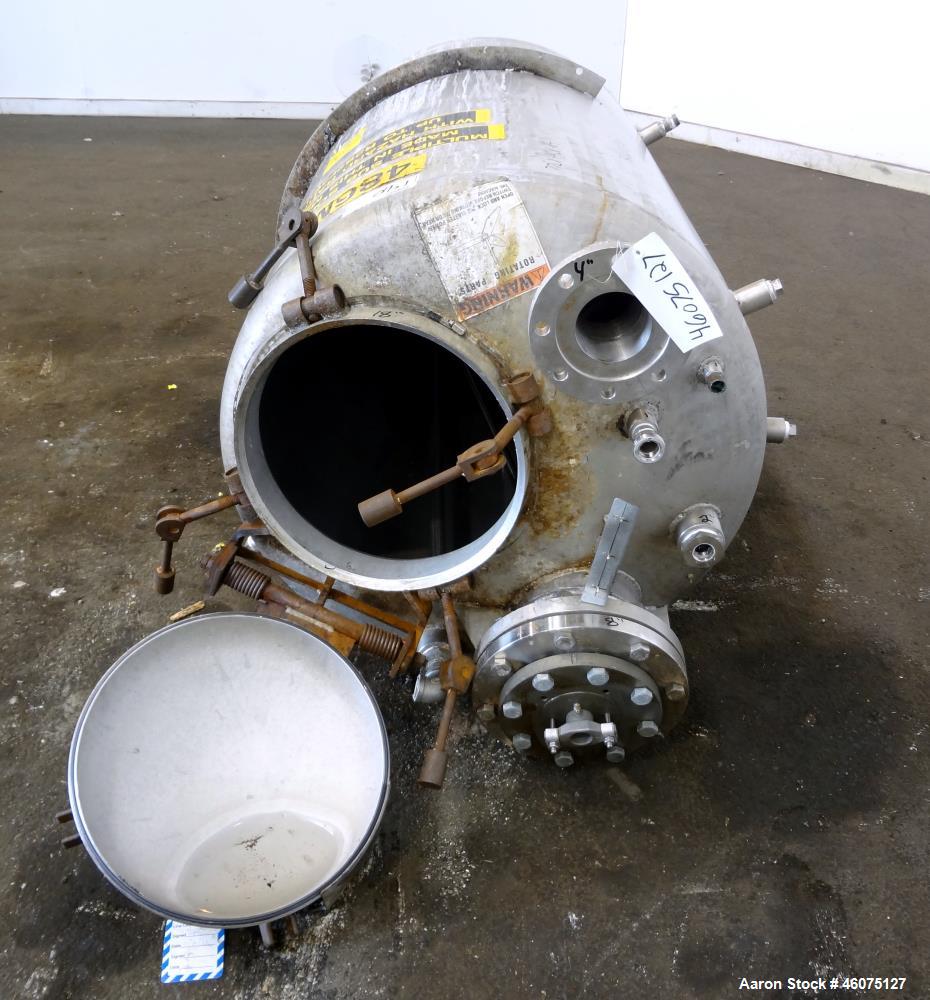 Used Tank, 225 Gallon, 304 Stainless Steel, Vertical. Approximate 36" diameter x 48" straight side, dished top & bottom. Lightnin air operated agitator model EKXJAC-33, serial# R0032770006. Shaft and...