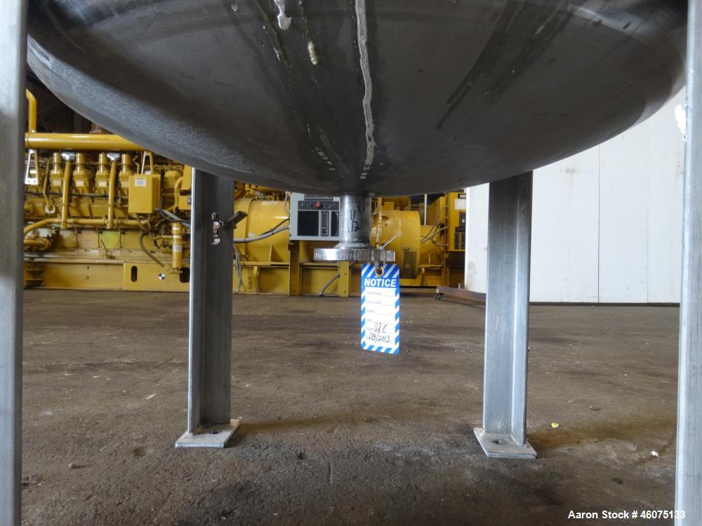 Used Tank, 200 Gallon, 316 Stainless Steel, Vertical. Approximate 36" diameter x 43" straight side, dished top & bottom. Off center top entering Lightnin agitator, model EKXJAC-43, serial# 93/B35832-...