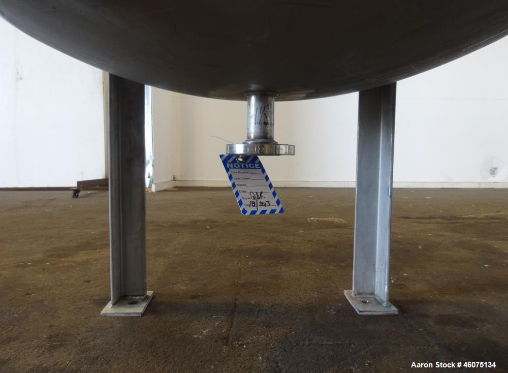 Used Tank, 200 Gallon, 316 Stainless Steel, Vertical. Approximate 36" diameter x 43" straight side, dished top & bottom. Off center top entering Lightnin agitator, model EKXJAC-43, serial# 93/B35832-...