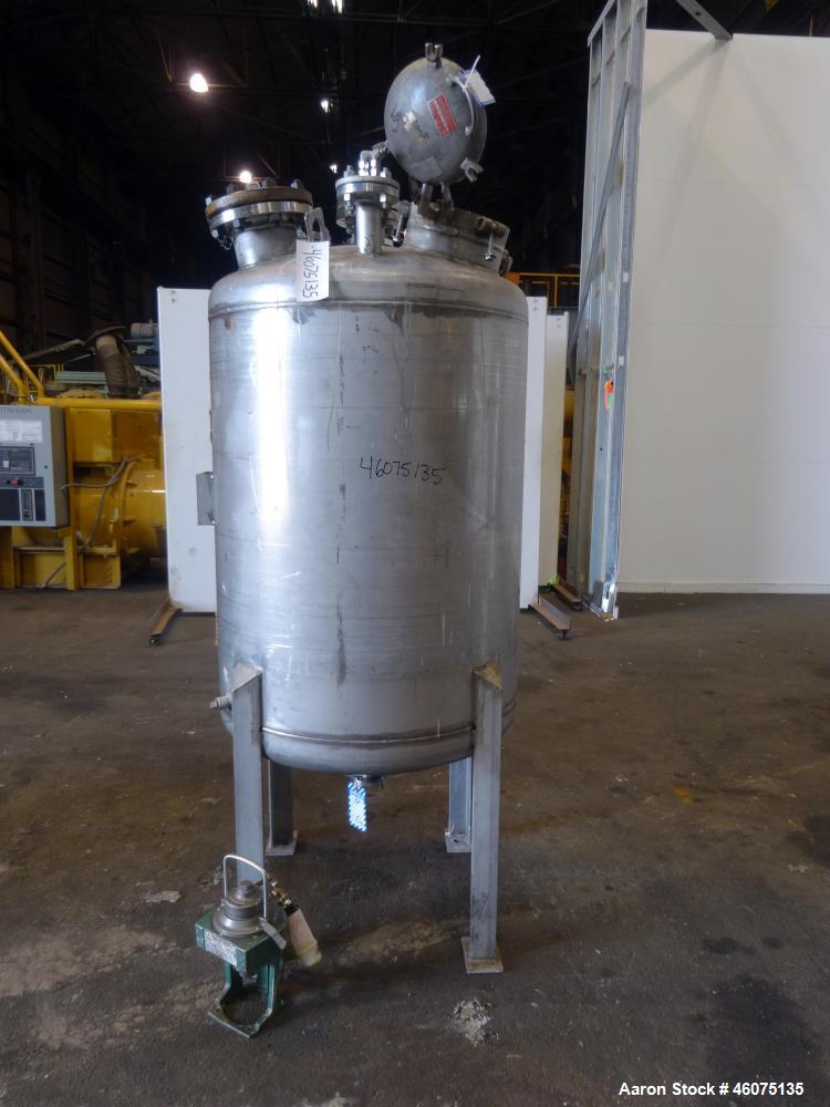 Used Tank, 200 Gallon, 316 Stainless Steel, Vertical. Approximate 36" diameter x 43" straight side, dished top & bottom. Off center top entering air operated Lightnin agitator, model N33AR-33, serial...