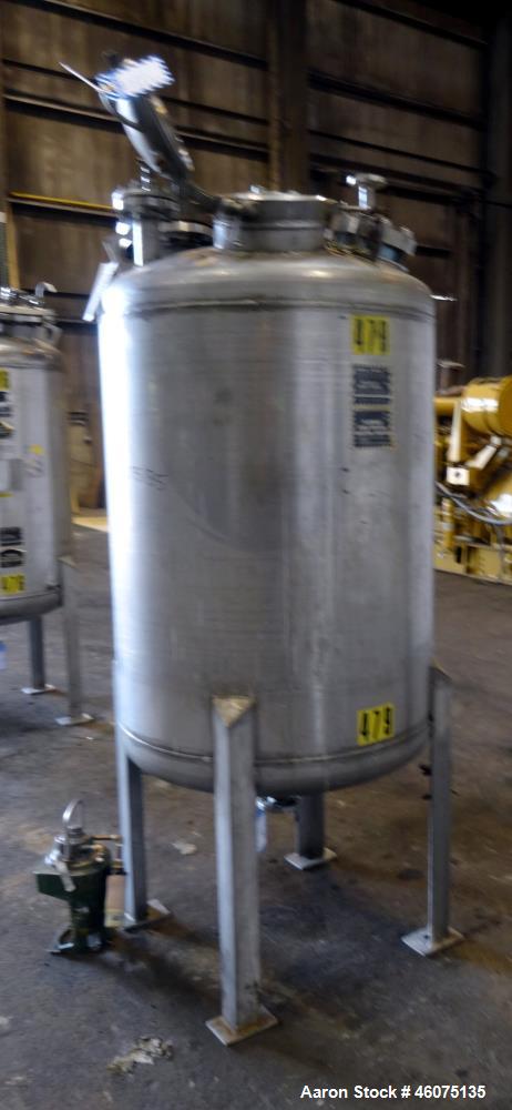 Used Tank, 200 Gallon, 316 Stainless Steel, Vertical. Approximate 36" diameter x 43" straight side, dished top & bottom. Off center top entering air operated Lightnin agitator, model N33AR-33, serial...