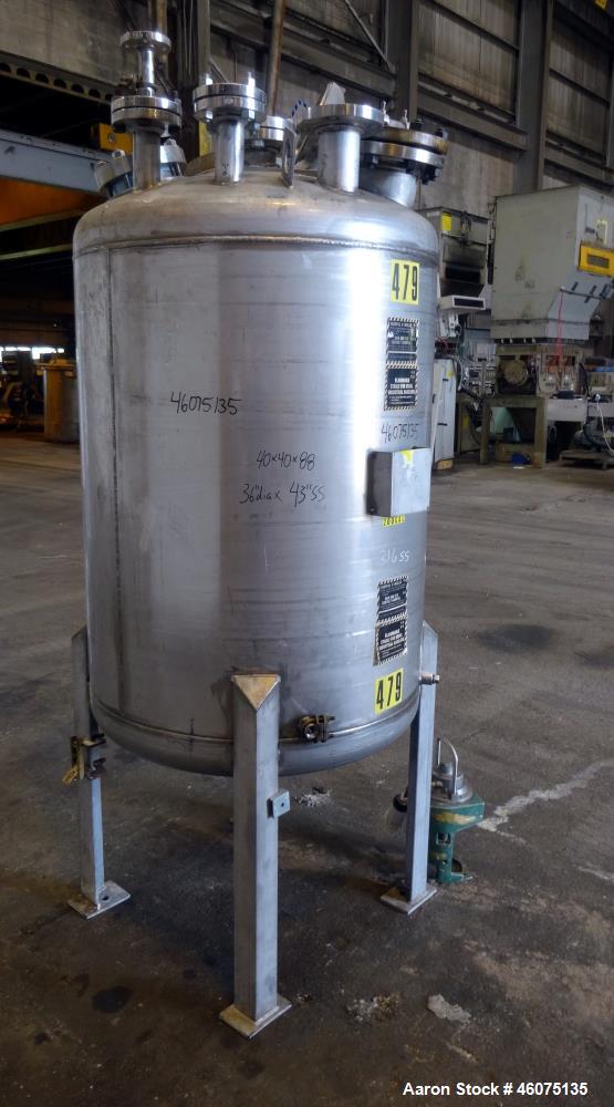 Used Tank, 200 Gallon, 316 Stainless Steel, Vertical. Approximate 36" diameter x 43" straight side, dished top & bottom. Off center top entering air operated Lightnin agitator, model N33AR-33, serial...