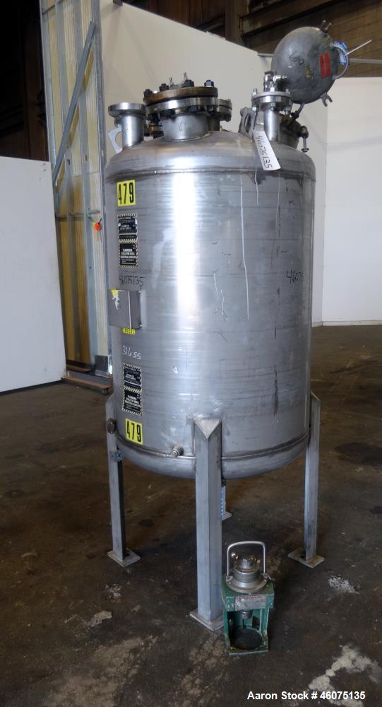 Used Tank, 200 Gallon, 316 Stainless Steel, Vertical. Approximate 36" diameter x 43" straight side, dished top & bottom. Off center top entering air operated Lightnin agitator, model N33AR-33, serial...