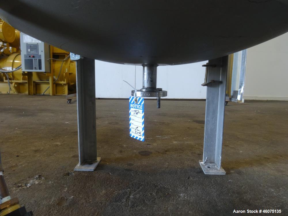 Used Tank, 200 Gallon, 316 Stainless Steel, Vertical. Approximate 36" diameter x 43" straight side, dished top & bottom. Off center top entering air operated Lightnin agitator, model N33AR-33, serial...