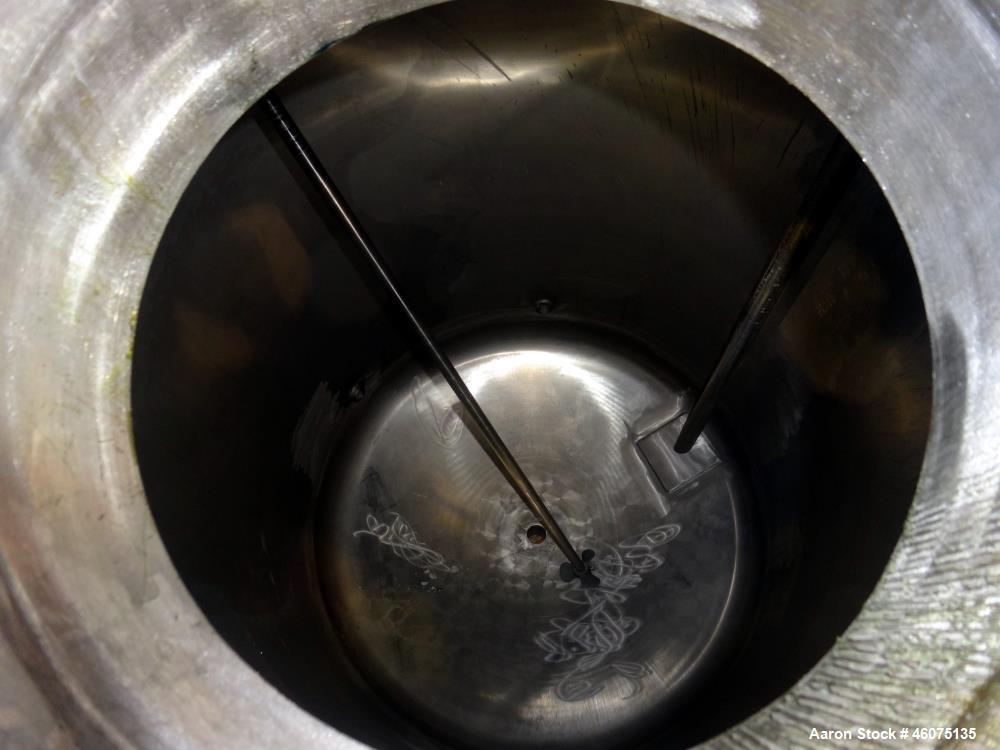 Used Tank, 200 Gallon, 316 Stainless Steel, Vertical. Approximate 36" diameter x 43" straight side, dished top & bottom. Off center top entering air operated Lightnin agitator, model N33AR-33, serial...