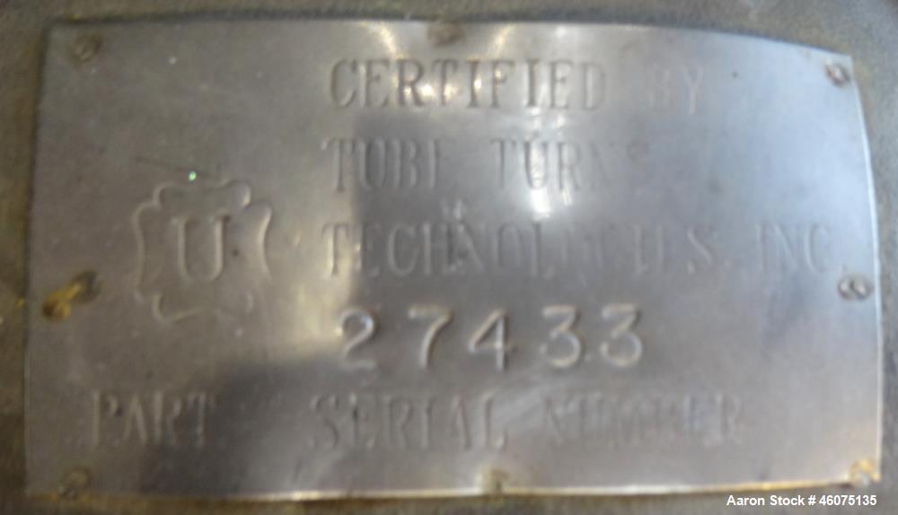 Used Tank, 200 Gallon, 316 Stainless Steel, Vertical. Approximate 36" diameter x 43" straight side, dished top & bottom. Off center top entering air operated Lightnin agitator, model N33AR-33, serial...