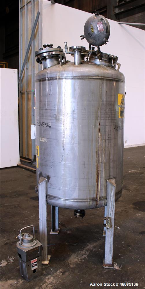 Used Tank, 200 Gallon, 316 Stainless Steel, Vertical. Approximate 36" diameter x 43" straight side, dished top & bottom. Off center top entering air operated Lightnin agitator, model EKXJAC-33, seria...