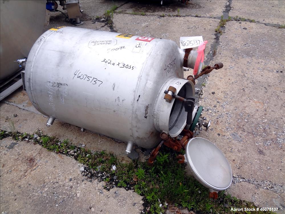 Used Tank, 100 Gallon, 304 Stainless Steel, Vertical. Approximate 30" diameter x 30" straight side, dished top and bottom. Off center top entering air operated Lightnin agitator, model XJAC-33, seria...