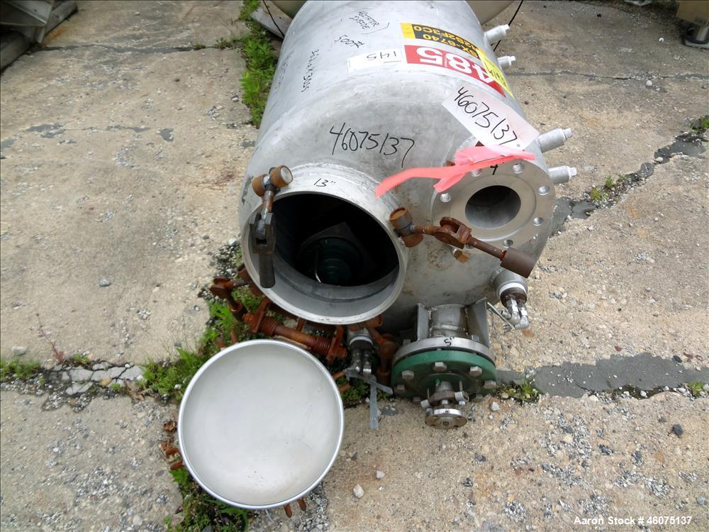 Used Tank, 100 Gallon, 304 Stainless Steel, Vertical. Approximate 30" diameter x 30" straight side, dished top and bottom. Off center top entering air operated Lightnin agitator, model XJAC-33, seria...