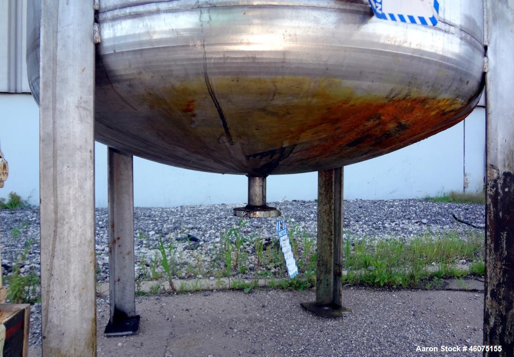 Used Tank, 275 Gallon, 304 Stainless Steel, Vertical. Approximate 42" diameter x 43" straight side, dished top & bottom. Off center top entering Lightnin agitator, model EKXJC-43, serial# 93/B35827-3...