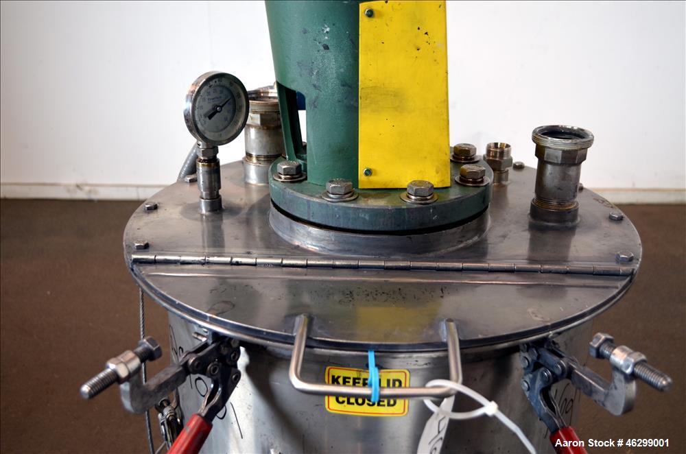 Used Approximate 40 Gallon Stainless Steel Mix Tank