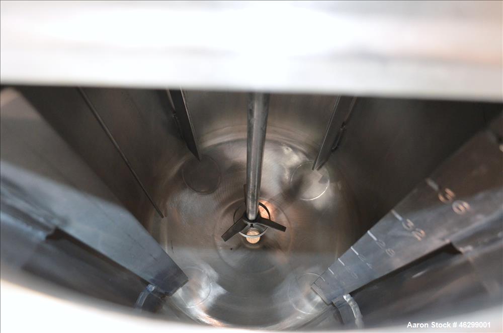Used Approximate 40 Gallon Stainless Steel Mix Tank