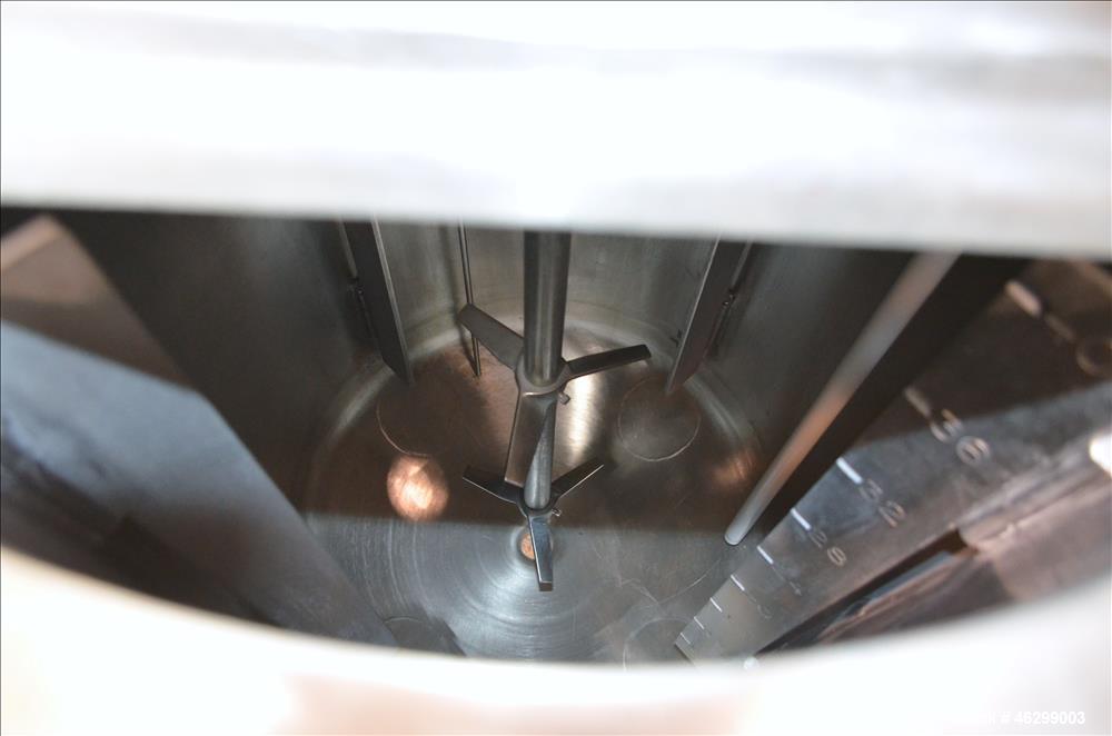 Used Tank, Approximately 40 Gallons, 304 Stainless Steel, Vertical. 20" Diameter x 30" straight side. Bolt-on flat top with 1/4 hinged cover, dished bottom. Top entering Lightnin agitator model XJC-3...