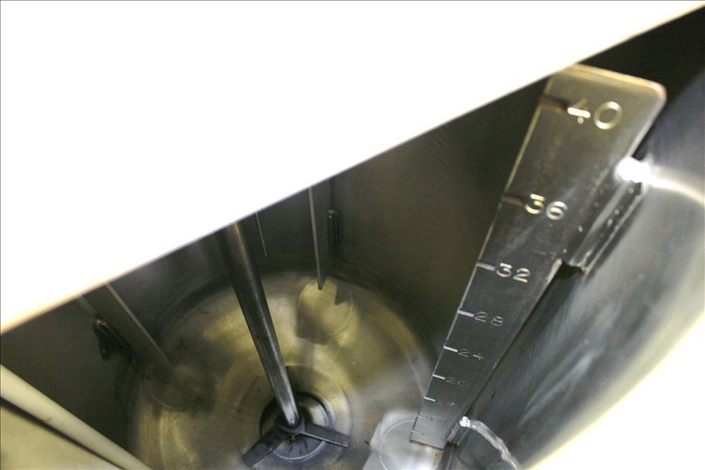 Used Tank, Approximately 40 Gallons, 304 Stainless Steel, Vertical. 20" Diameter x 30" straight side. Bolt-on flat top with 1/4 hinged cover, dished bottom. Top entering agitator (no motor), with 1" ...