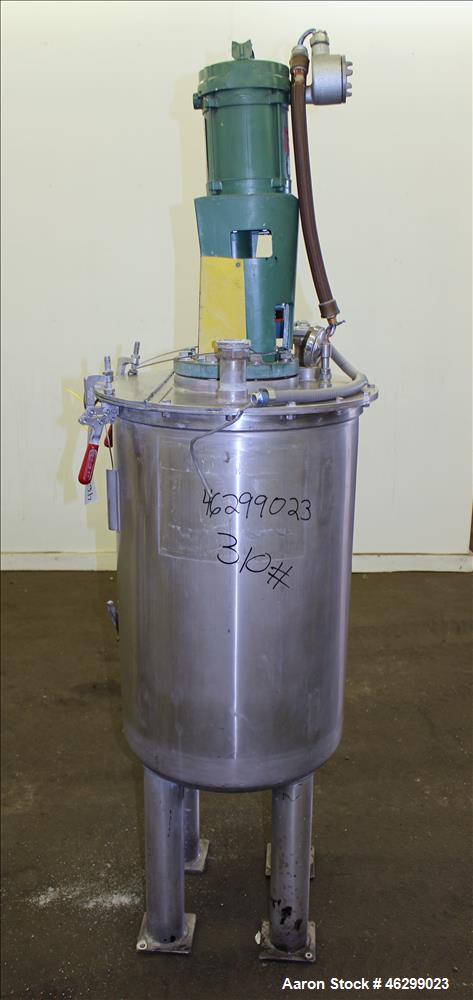 Used- Tank, Approximately 40 Gallons, 304 Stainless Steel, Vertical. 20" Diameter x 30" straight side. Bolt-on flat top with...