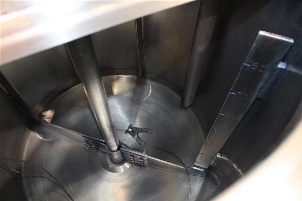 Used Tank, Approximately 80 Gallons, 304 Stainless Steel, Vertical. 30" Diameter x 28" straight side. Bolt-on flat top with 1/3 hinged cover, dished bottom. Top entering agitator, with 2" diameter sh...