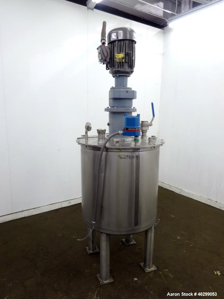 Used Tank, Approximately 80 Gallons, 304 Stainless Steel, Vertical.
