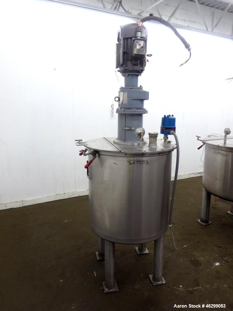 Used Tank, Approximately 80 Gallons, 304 Stainless Steel, Vertical.