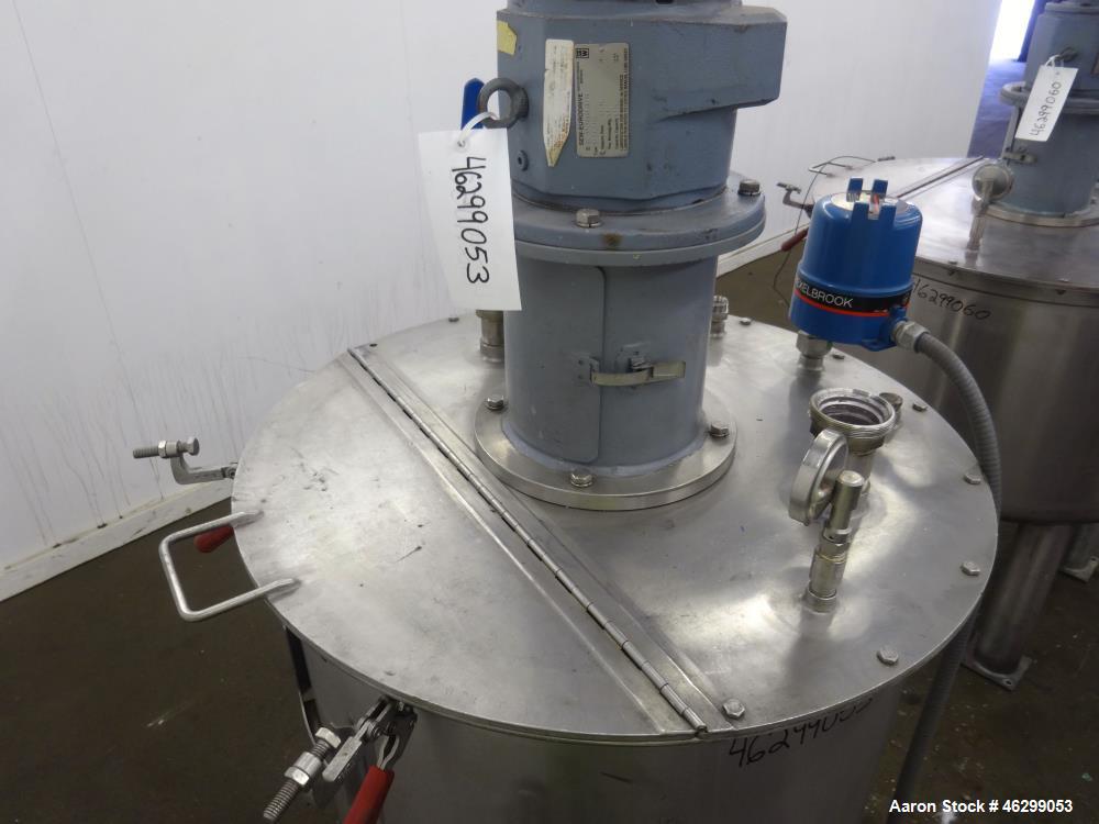Used Tank, Approximately 80 Gallons, 304 Stainless Steel, Vertical.