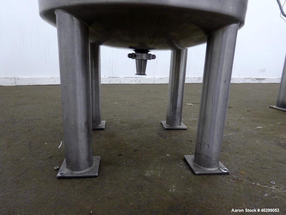 Used Tank, Approximately 80 Gallons, 304 Stainless Steel, Vertical.